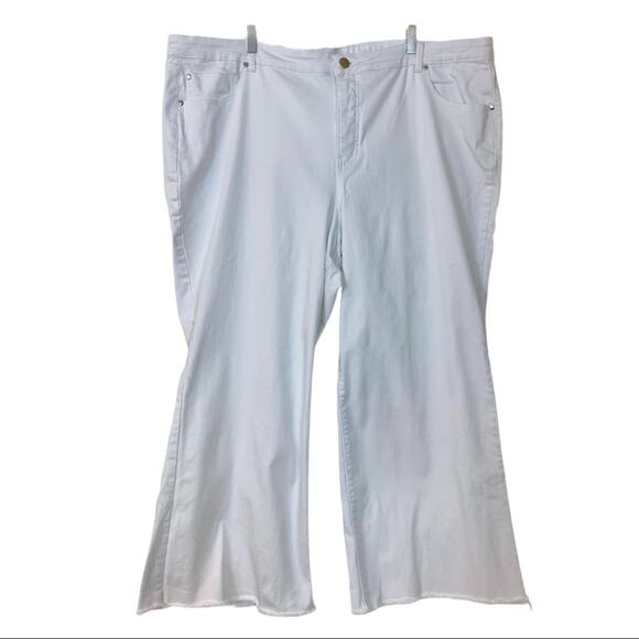 Eloquii Denim Women's High Rise White Raw Flare Crop Hem Jeans Size 26 Plus - Picture 1 of 7
